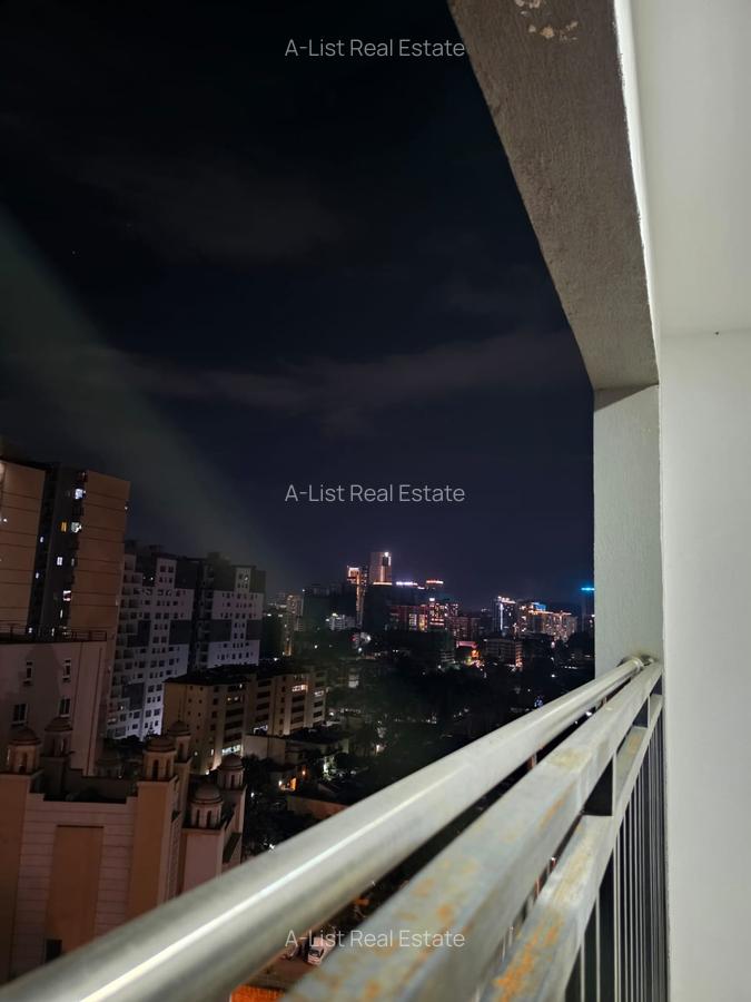 4 Bed Apartment with En Suite at Parklands - 11