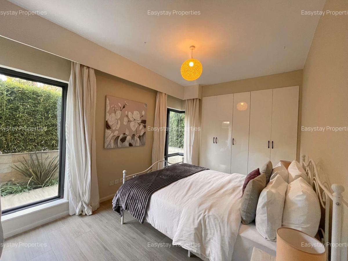 Serviced 2 Bed Apartment with En Suite in Riverside - 3