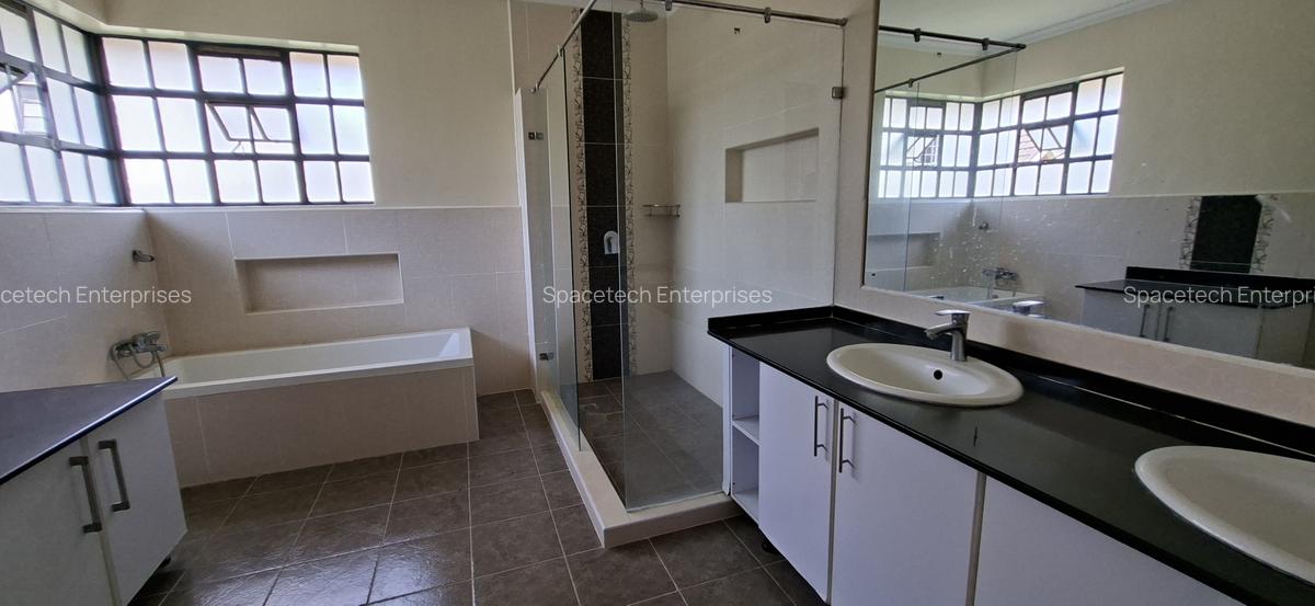 4 Bed Townhouse with En Suite in Kiambu Road - 18