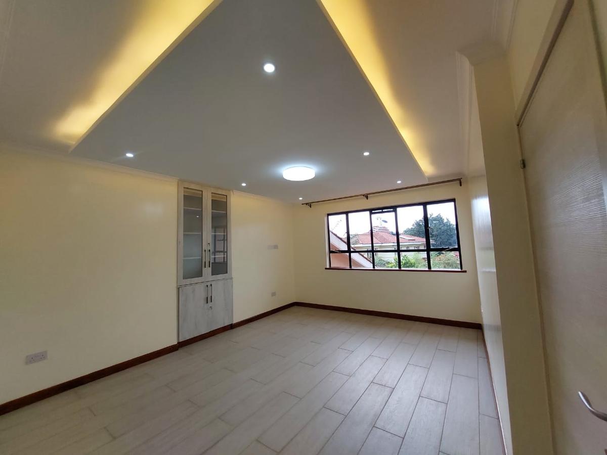 6 Bed Townhouse with En Suite at James Gichuru - 14