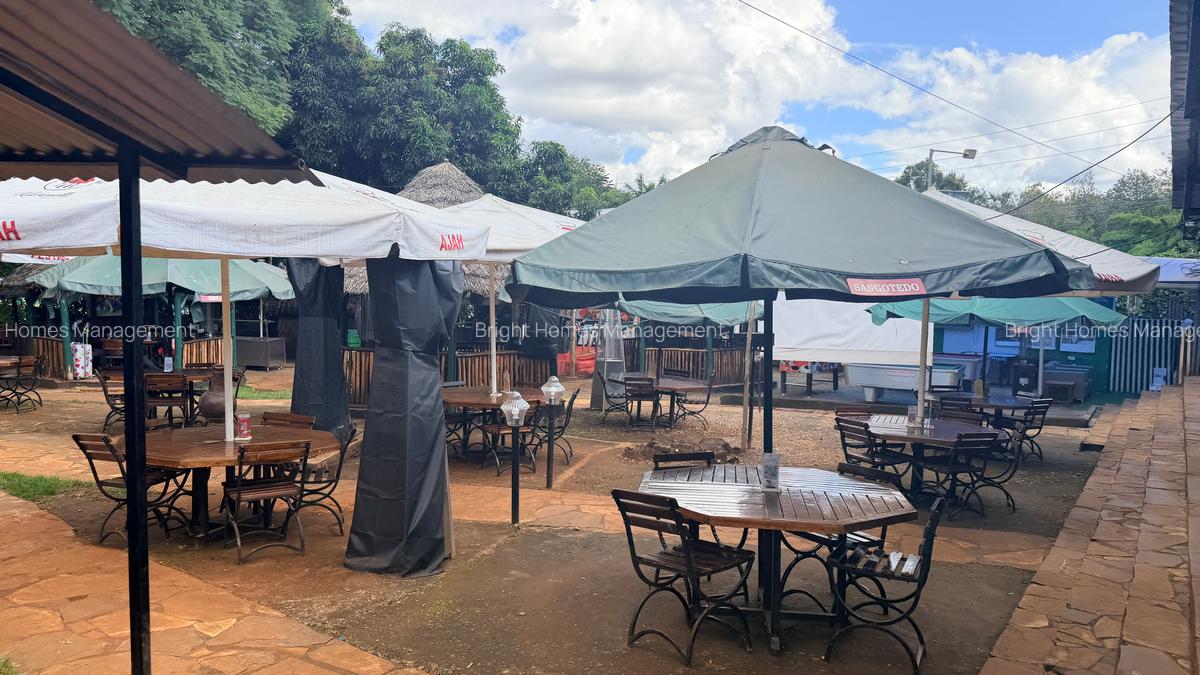Commercial Property with Parking in Lavington - 9