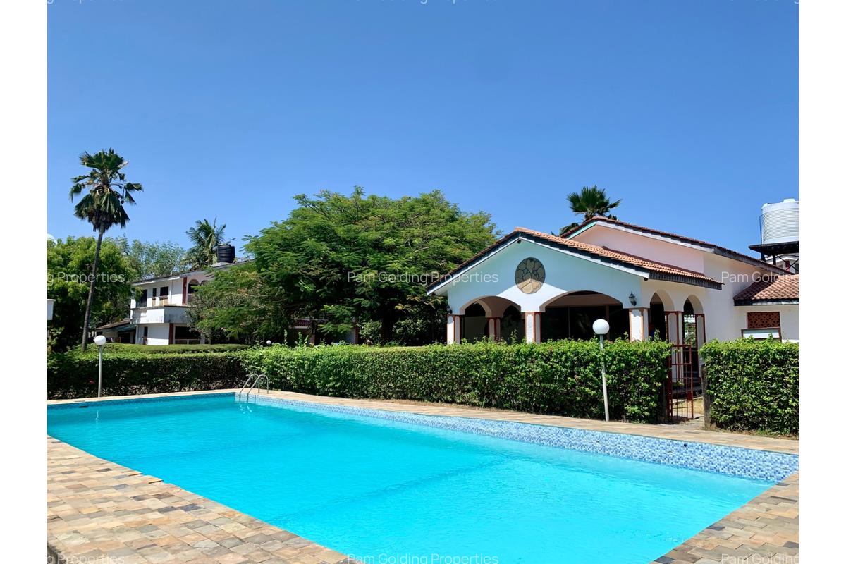 4 Bed Townhouse with Staff Quarters in Nyali Area - 2