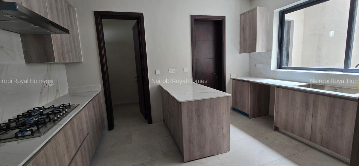 5 Bed Townhouse with En Suite at Lavington Road - 18