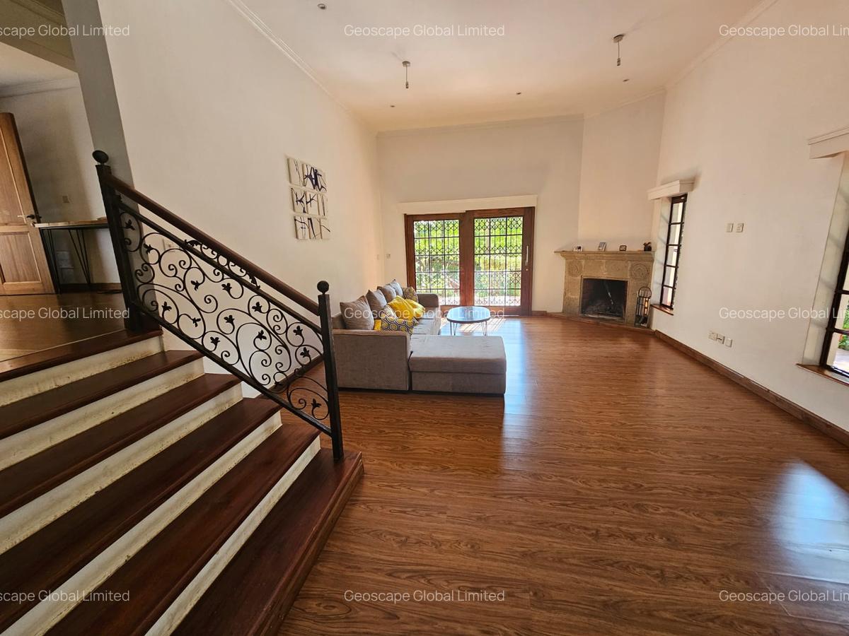 4 Bed Villa with En Suite in Spring Valley - 13