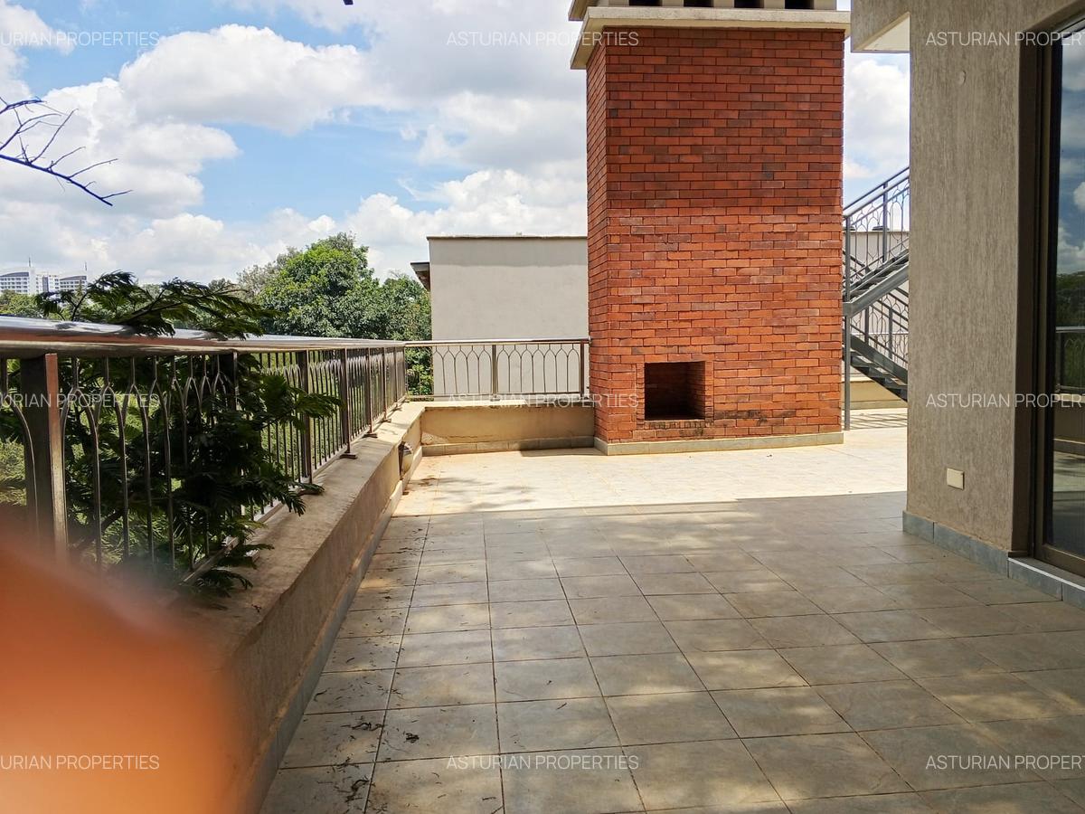 5 Bed Townhouse with En Suite in Lavington - 15