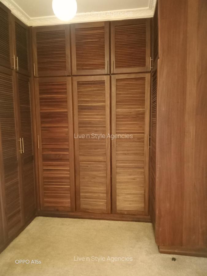 4 Bed House with En Suite in Runda - 18