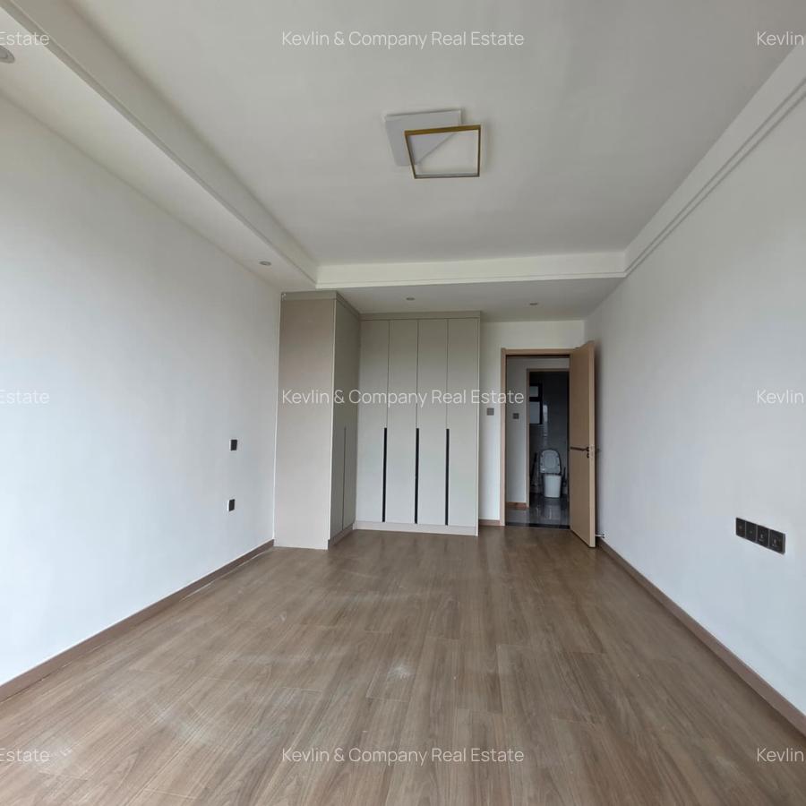 3 Bed Apartment with En Suite in Riverside - 9