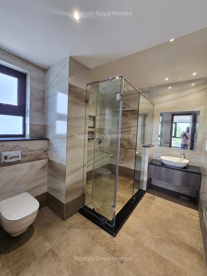 5 Bed Townhouse with En Suite at Kinanda Road - 7