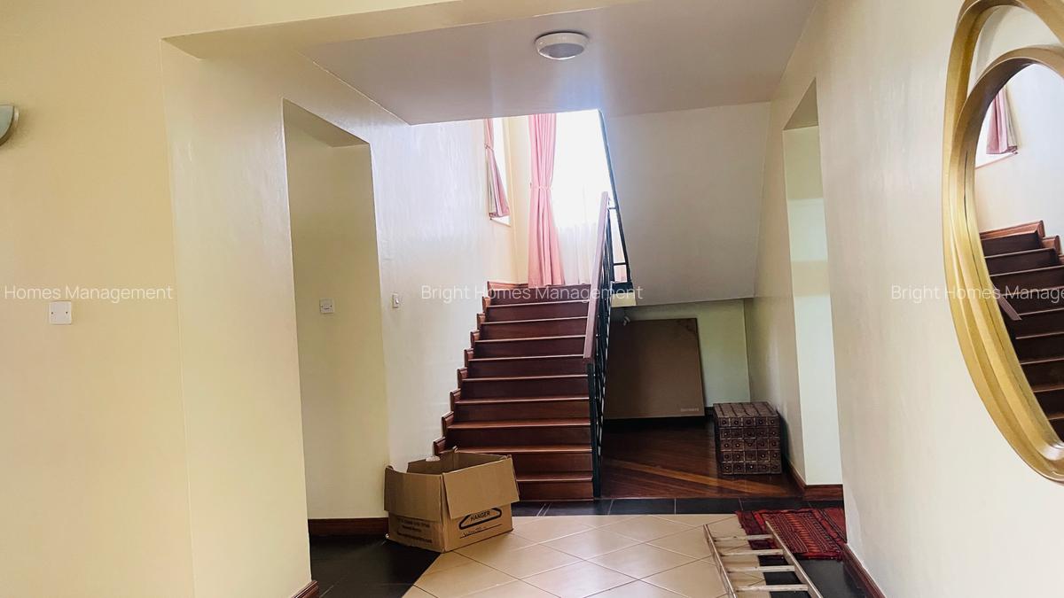 5 Bed Townhouse with En Suite in Lavington - 12