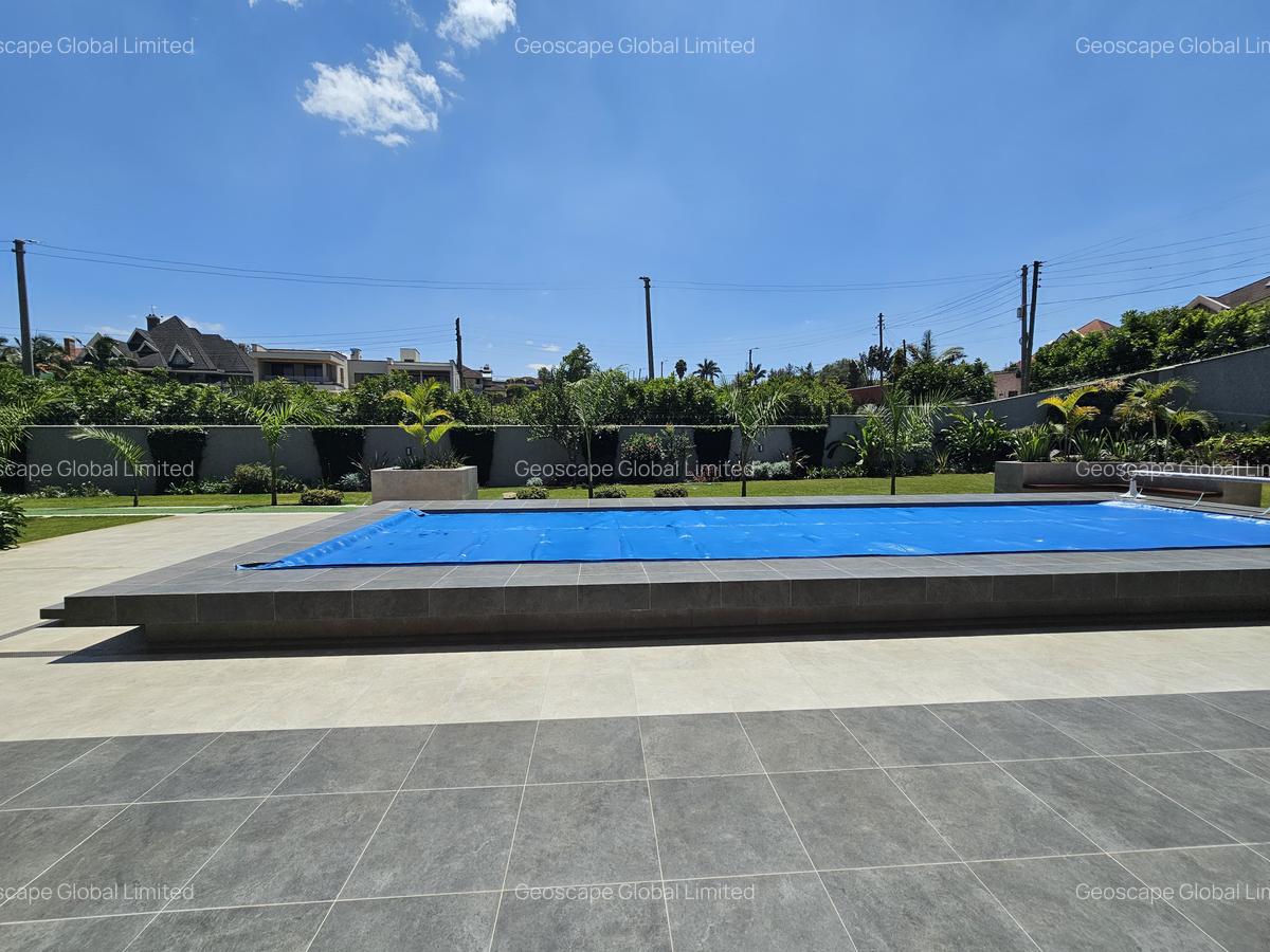 5 Bed House with En Suite in Runda - 3