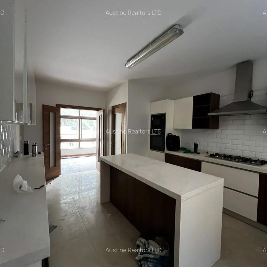 5 Bed Townhouse with En Suite at Chalbi Drive - 8