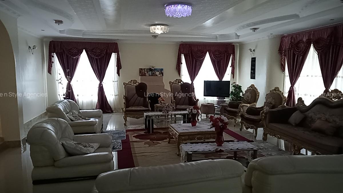 7 Bed House with En Suite in Runda - 6