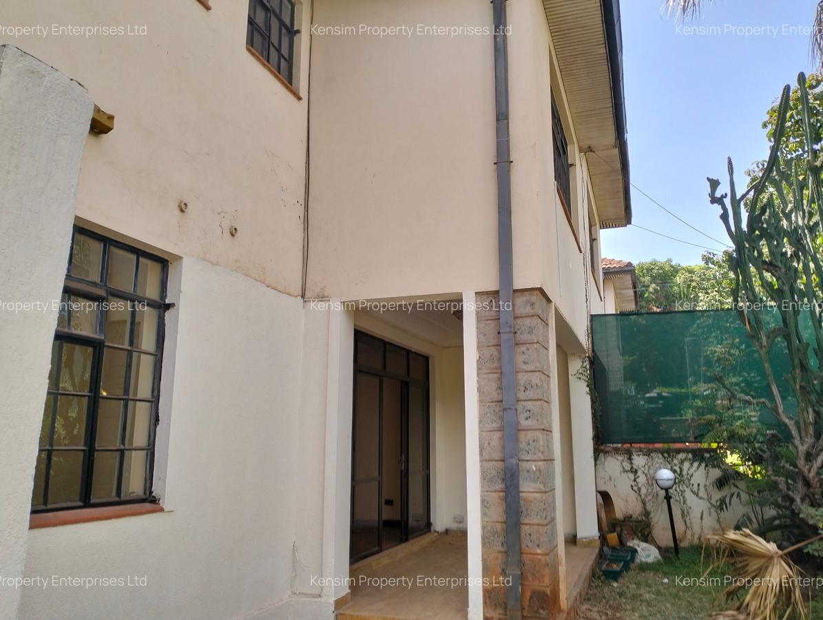 4 Bed Townhouse with En Suite in Lavington - 17