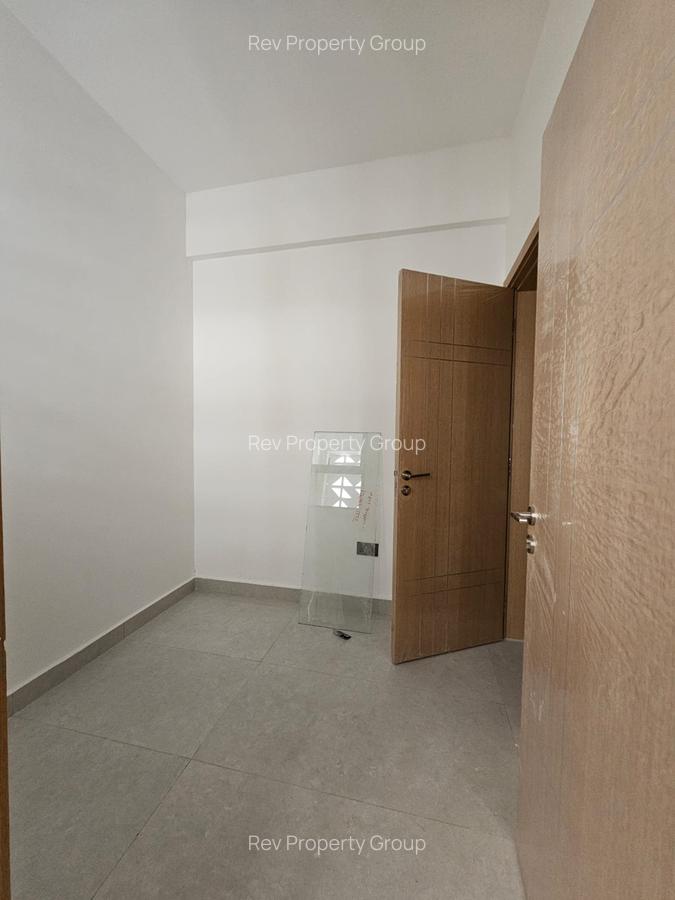 3 Bed Apartment with En Suite in Brookside - 11
