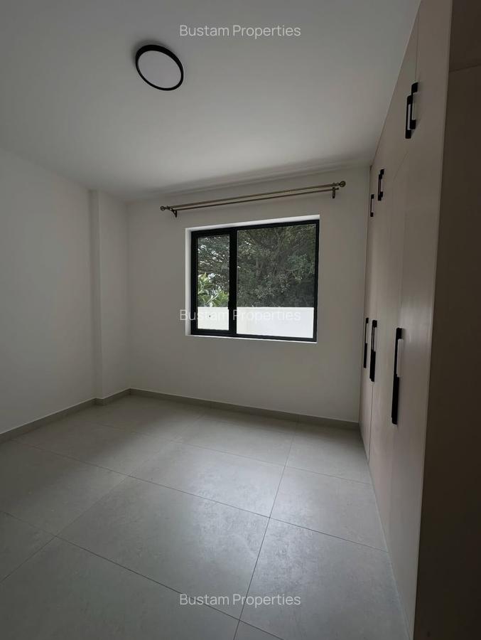 2 Bed Apartment with En Suite in Brookside - 5