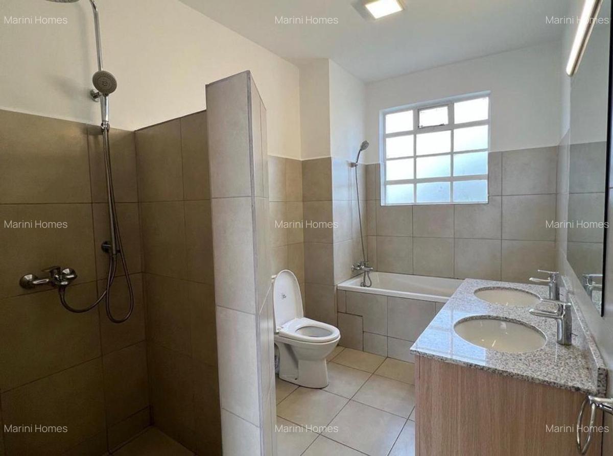 3 Bed Apartment with En Suite in Lavington - 7