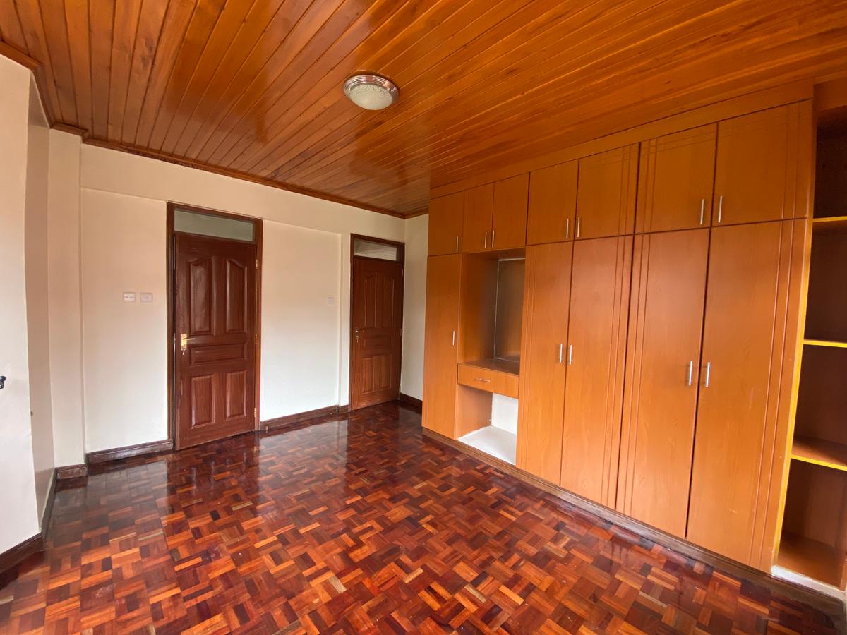 4 Bed Townhouse with En Suite in Lavington - 12