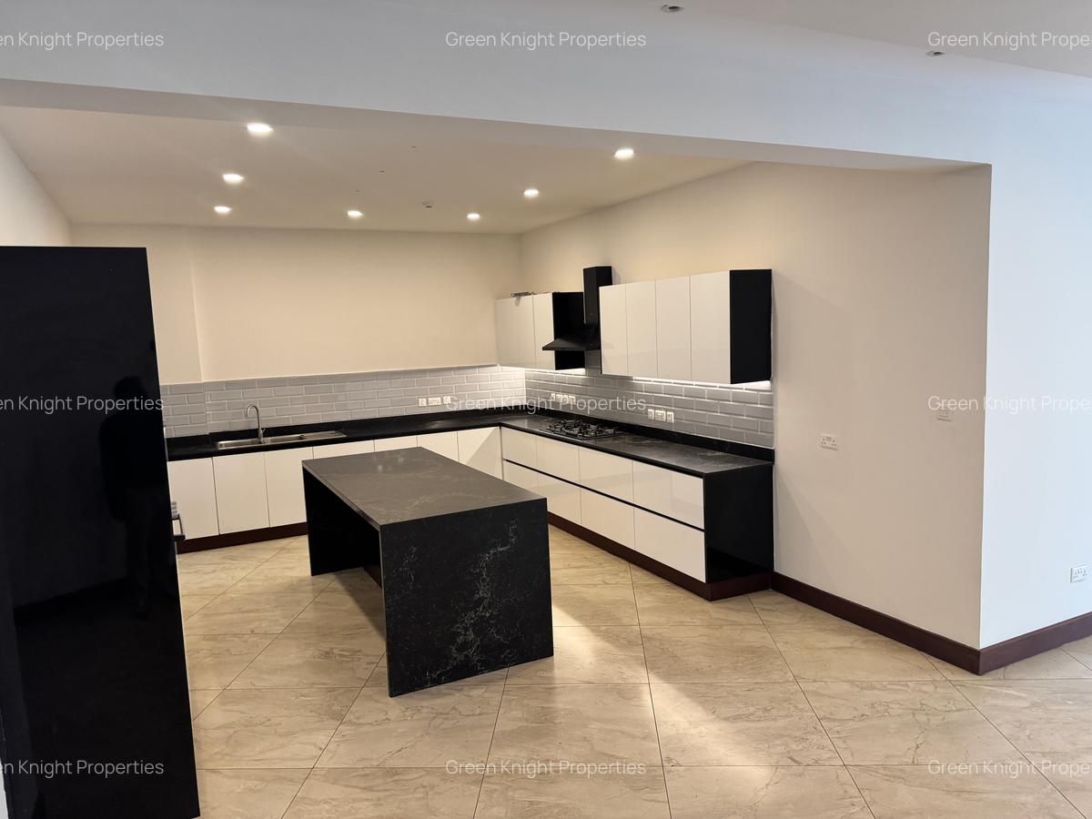 Serviced 4 Bed Apartment with En Suite in Parklands - 2