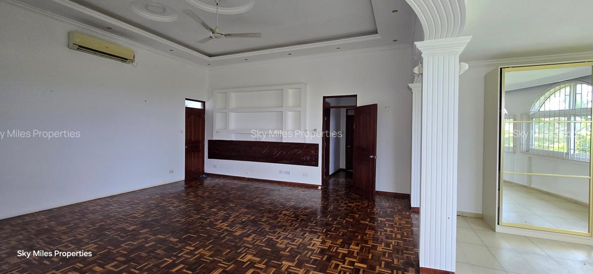 7 Bed Villa with En Suite at Serena Area - 19