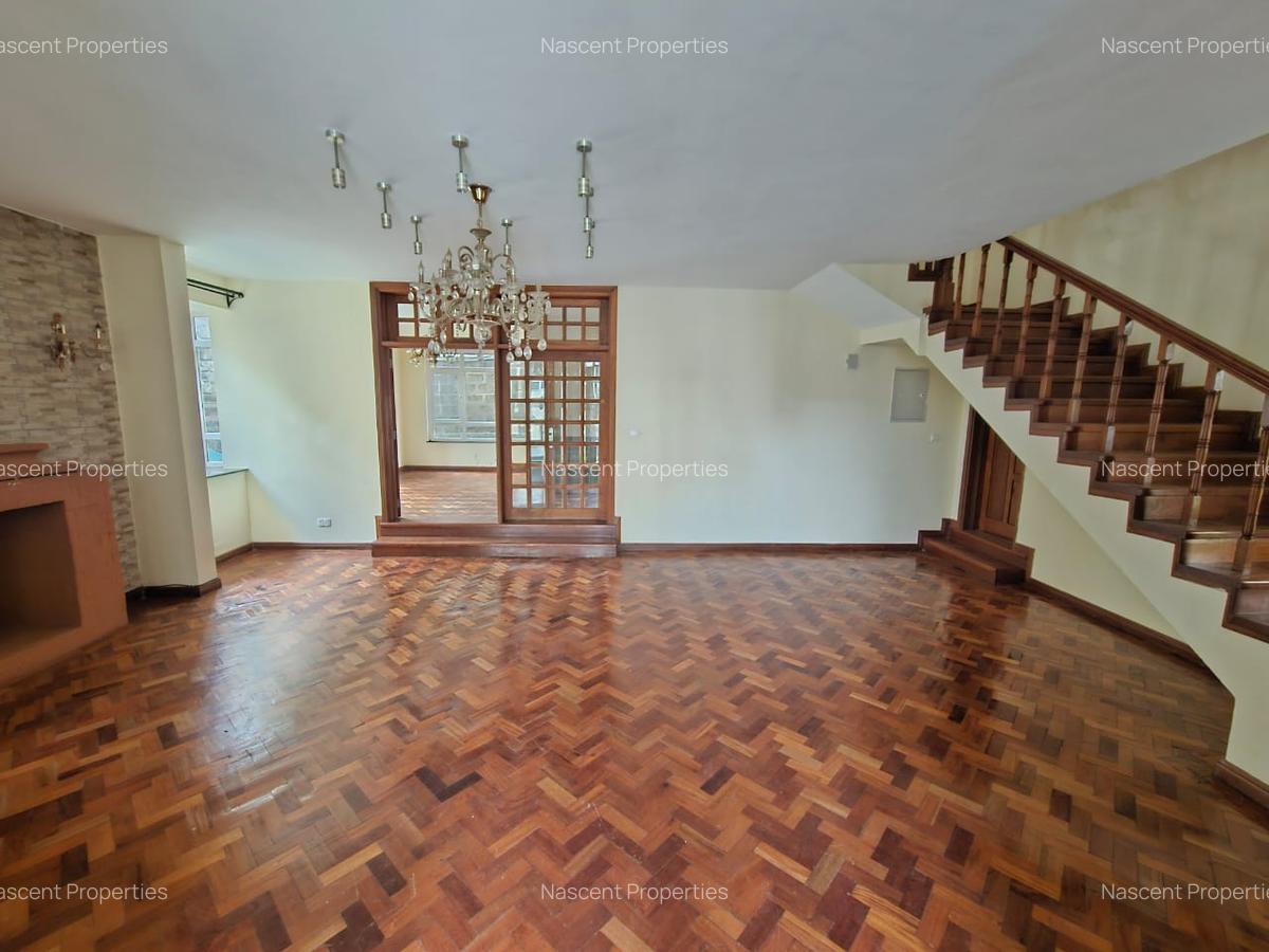 5 Bed Townhouse with En Suite in Lavington - 10