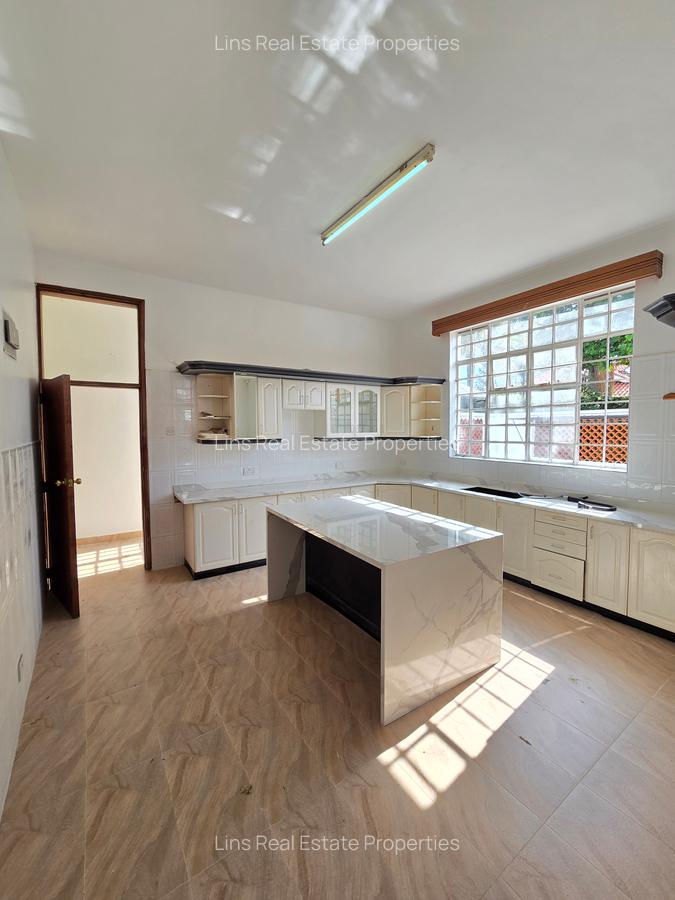 5 Bed House with En Suite in Runda - 6