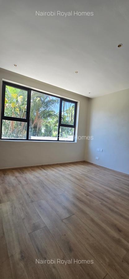 5 Bed Townhouse with En Suite at Lavington Green - 10