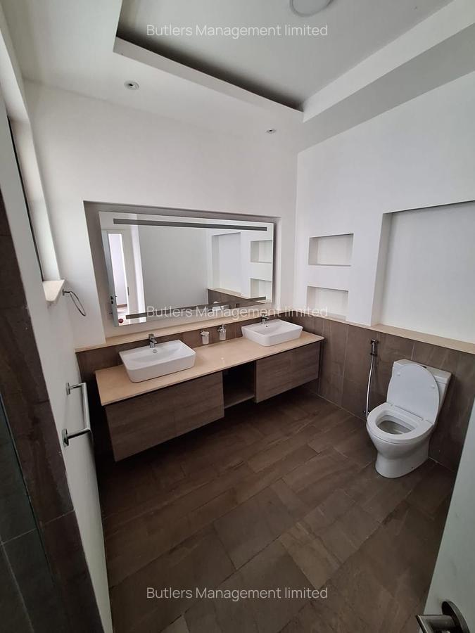 3 Bed Apartment with En Suite in Riverside - 14