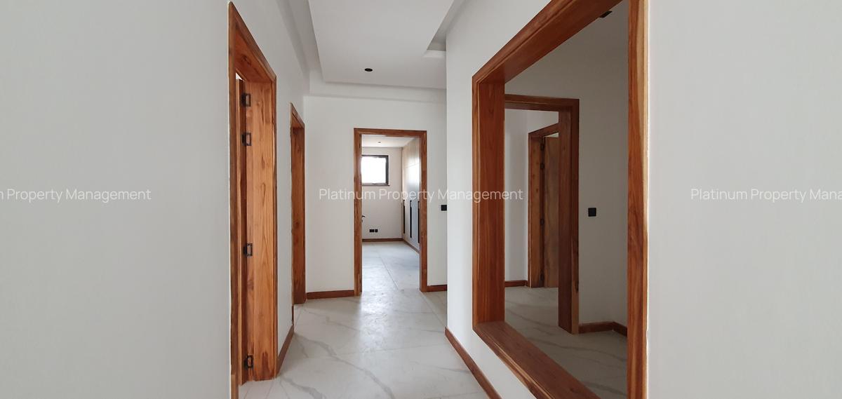 4 Bed Apartment with En Suite at Peponi Rd - 10