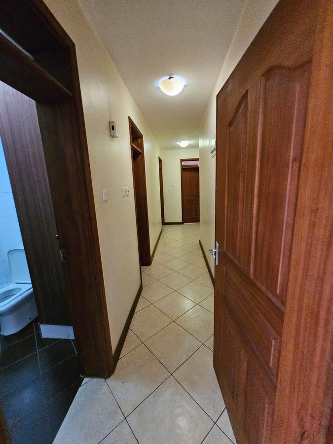 3 Bed Apartment with En Suite at Lavington - 4