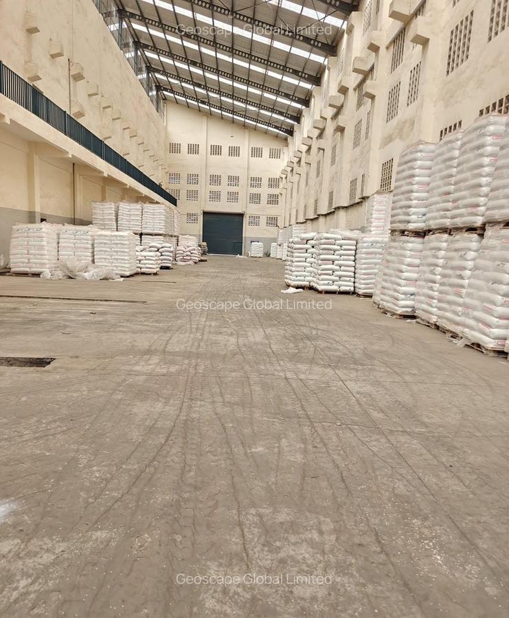 38,400 ft² Warehouse with Backup Generator in Industrial Area - 2