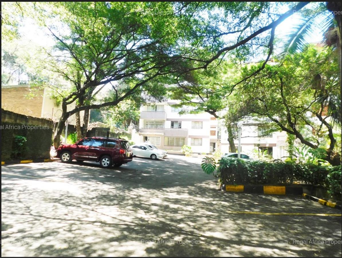 Furnished 1,000 ft² Office with Backup Generator at Statehouse Road - 1