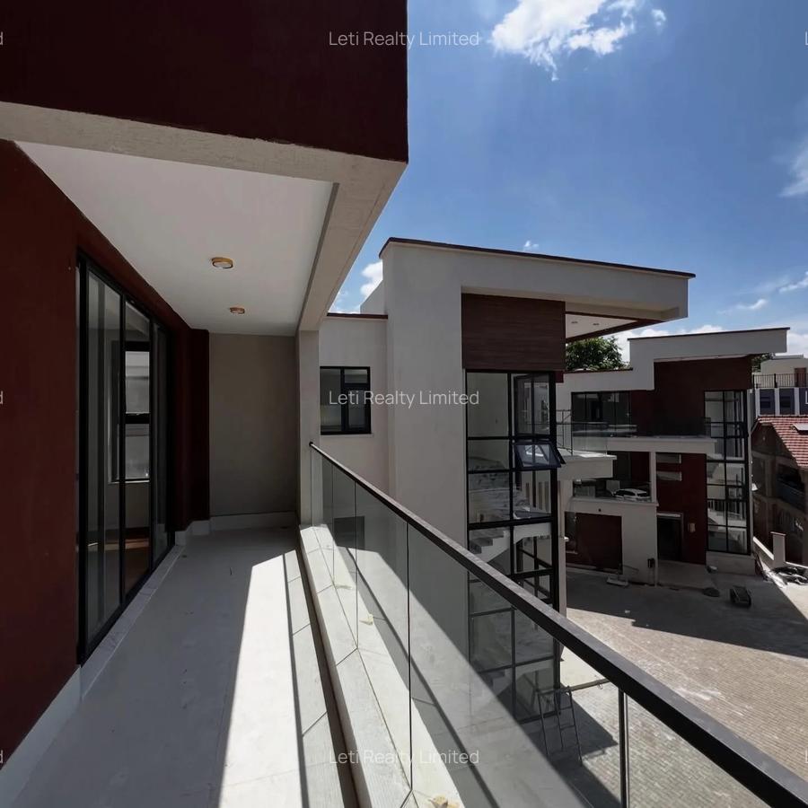5 Bed Townhouse with En Suite in Lavington - 1