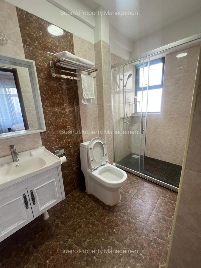 Serviced 2 Bed Apartment with En Suite in Kilimani - 4