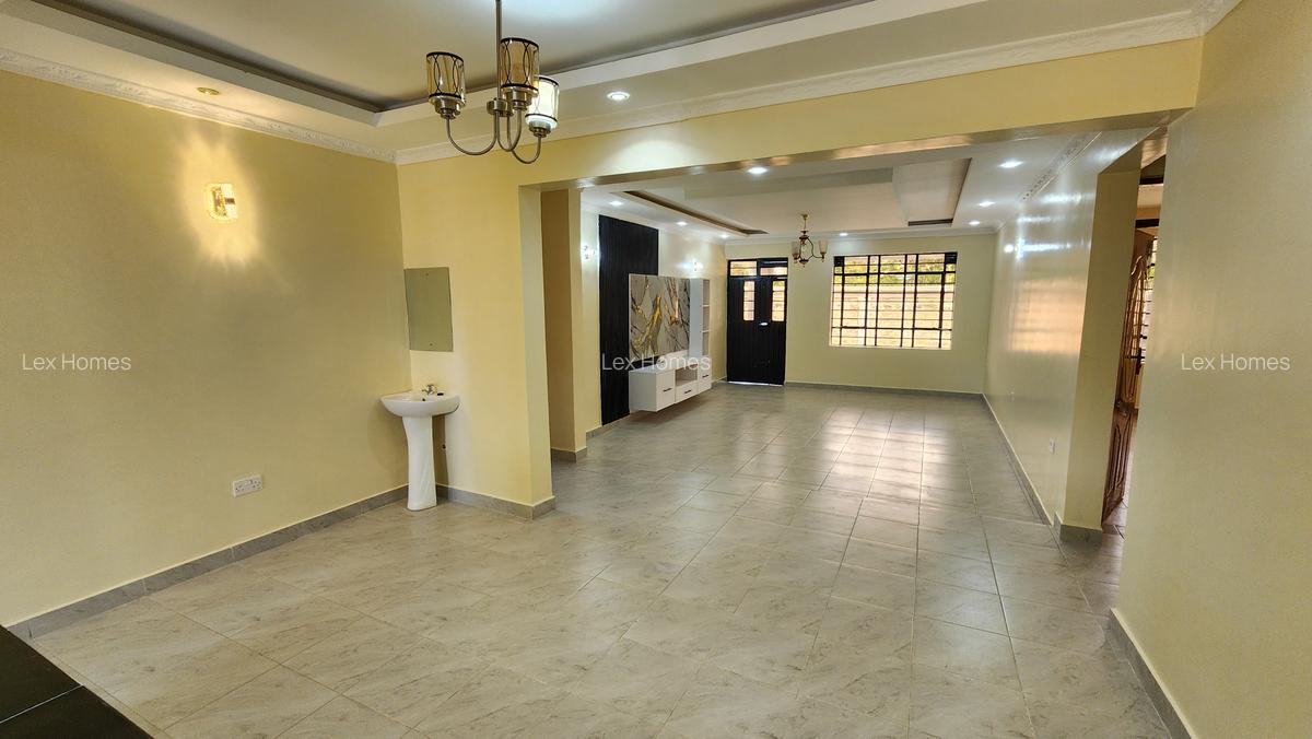 4 Bed House with En Suite at Rimpa Road - 7