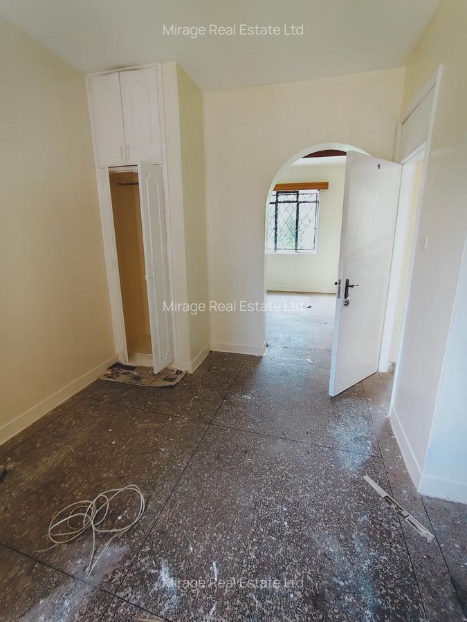 1 Bed Apartment with Swimming Pool in Kileleshwa - 3