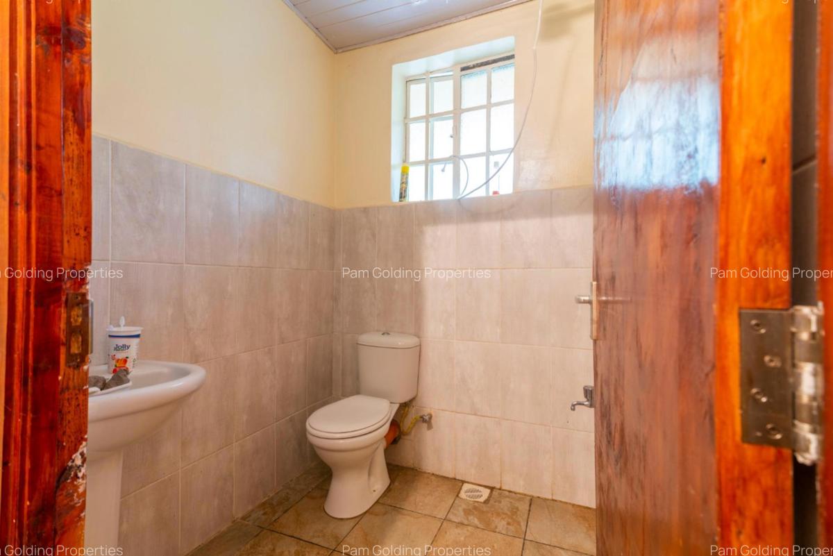 5 Bed House with En Suite in Karen - 13