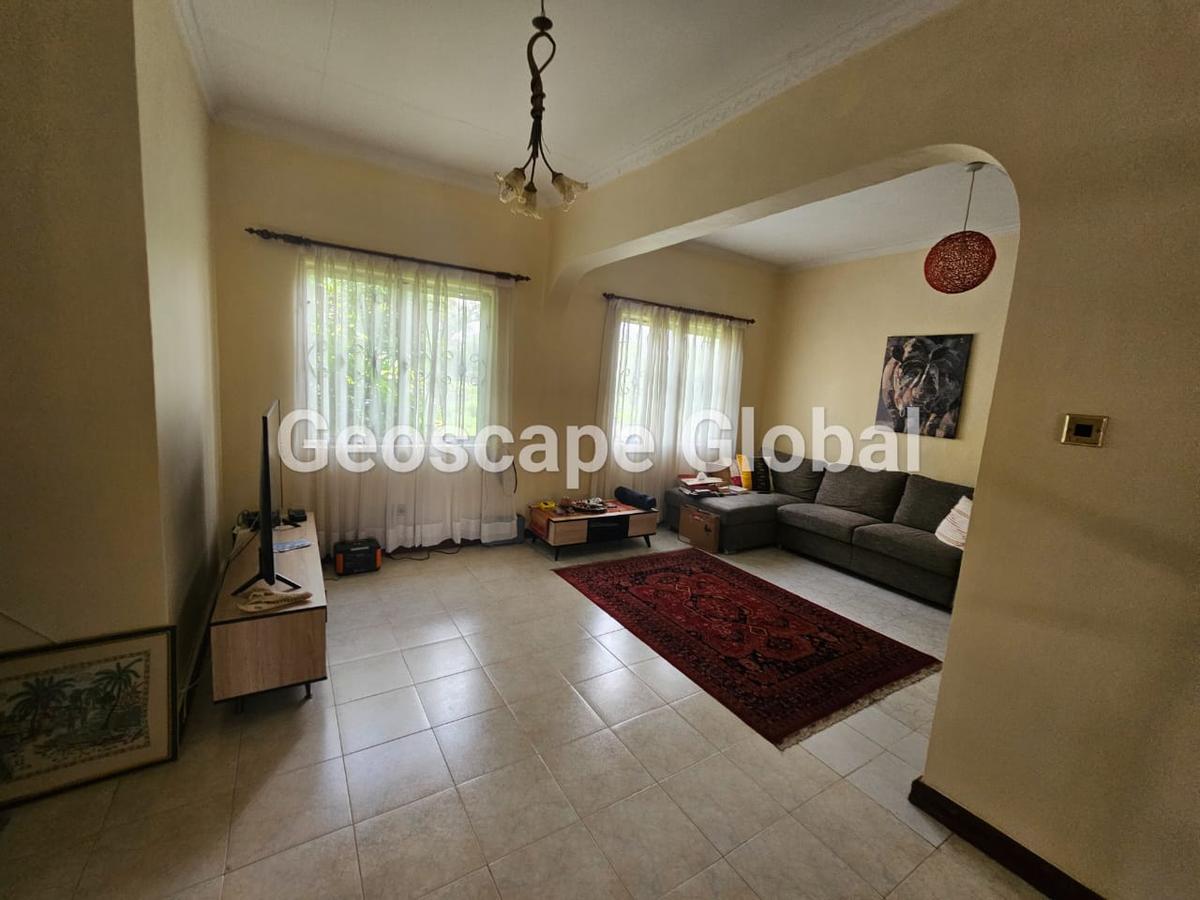 5 Bed House with En Suite in Spring Valley - 7