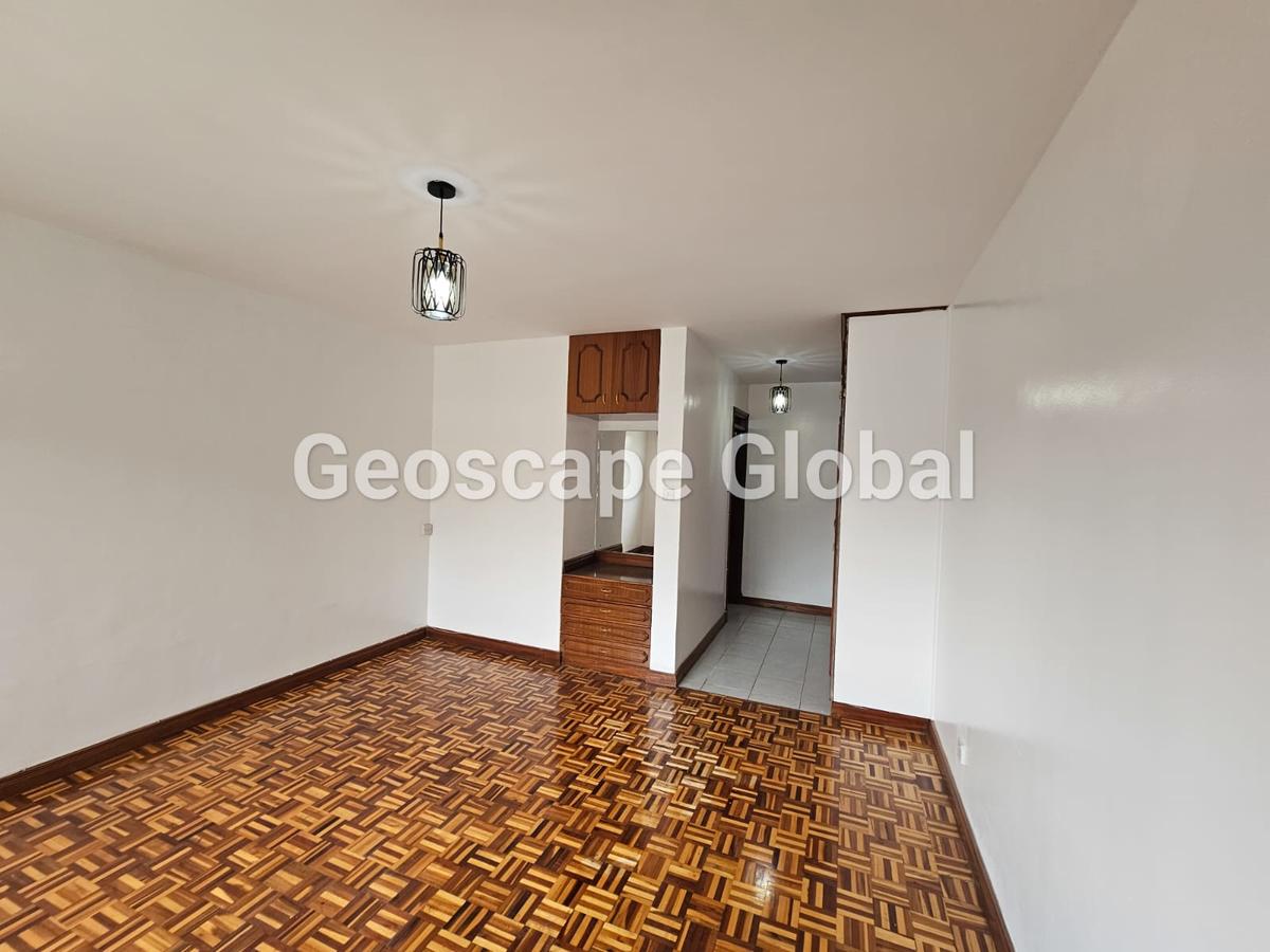 5 Bed House with En Suite in Spring Valley - 13