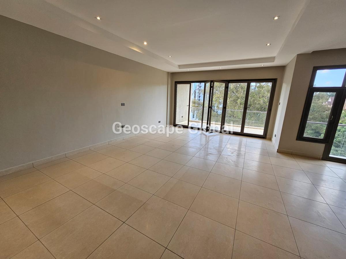 3 Bed Apartment with En Suite in Riverside - 12