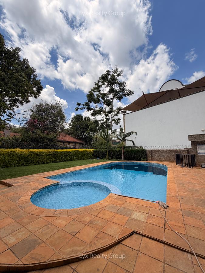 5 Bed Townhouse with En Suite in Westlands Area - 16