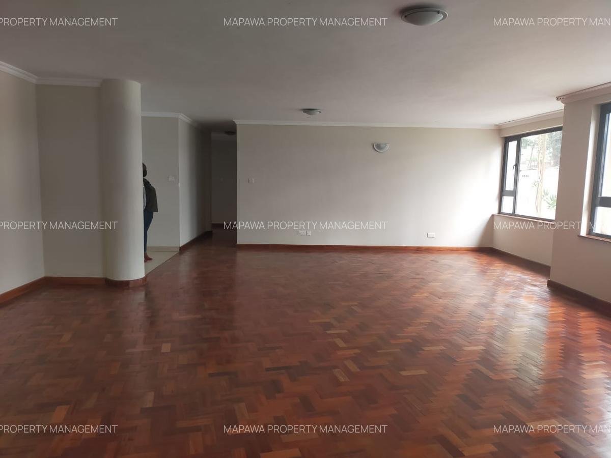 3 Bed Apartment with En Suite in Riverside - 6