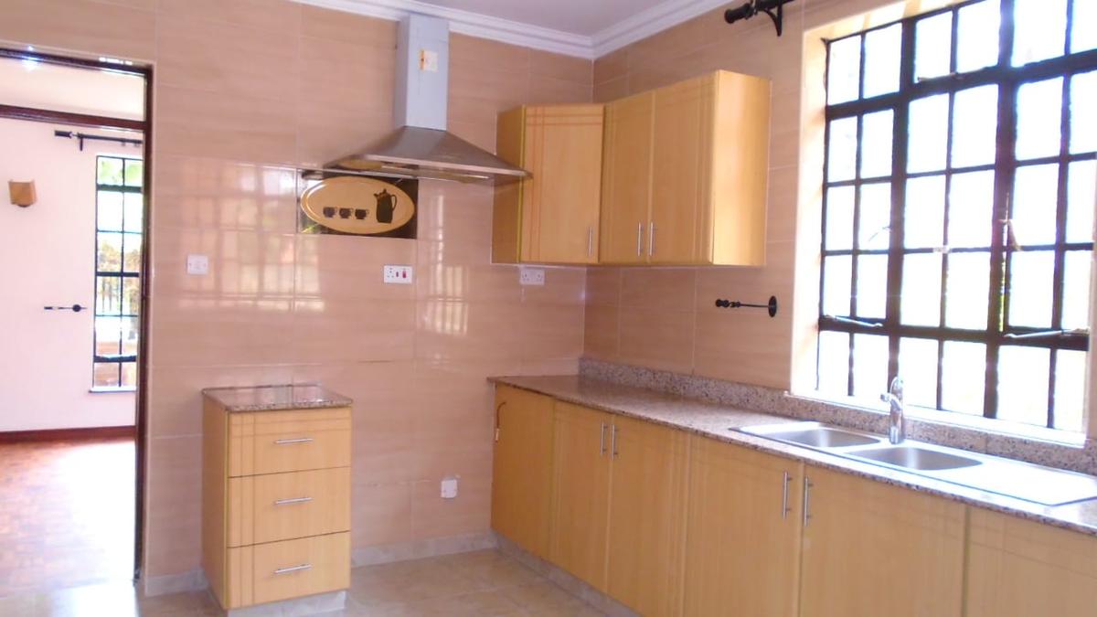 5 Bed Townhouse with En Suite in Lavington - 15