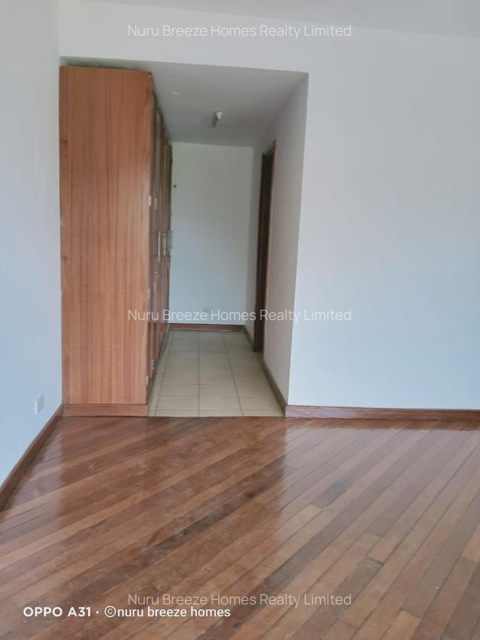 4 Bed Townhouse with En Suite in Lavington - 10