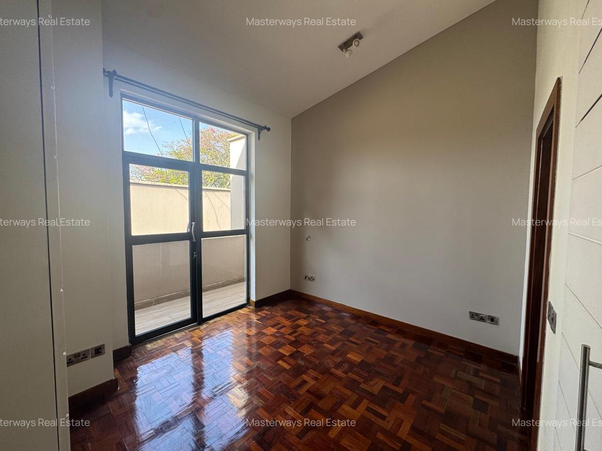 3 Bed Apartment with En Suite in Westlands Area - 14