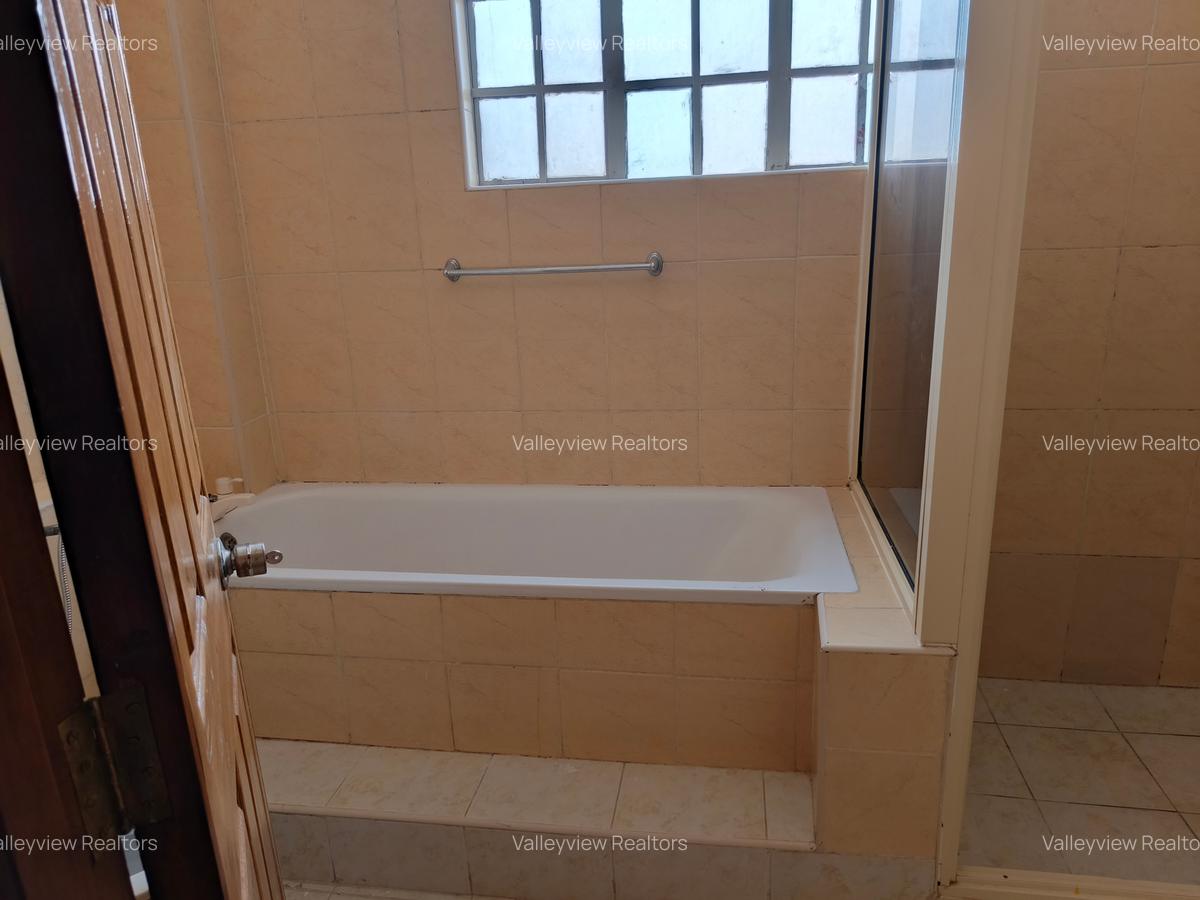 4 Bed Townhouse with En Suite at Kileleshwa - 16
