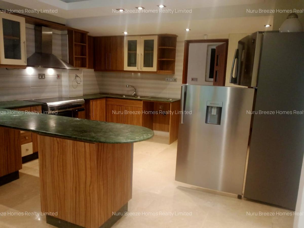 5 Bed Townhouse with En Suite in Lavington - 12