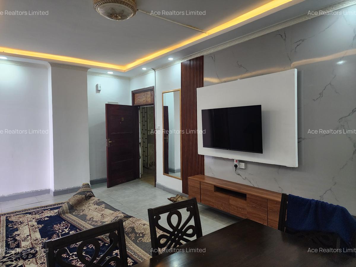 Furnished 4 Bed Apartment with En Suite at 2Nd Parklands Avenue - 15