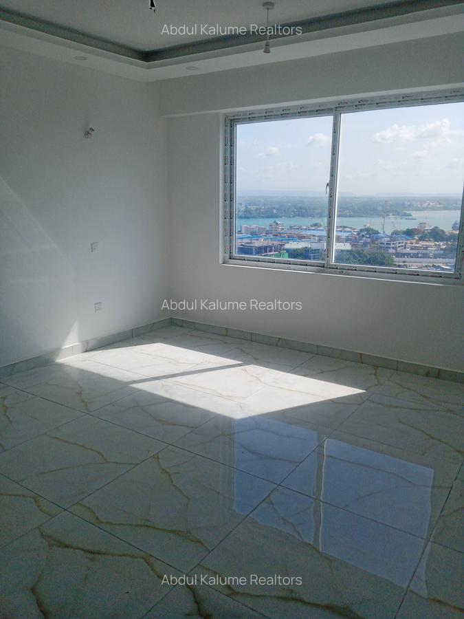 Serviced 3 Bed Apartment with En Suite at Kizingo - 5