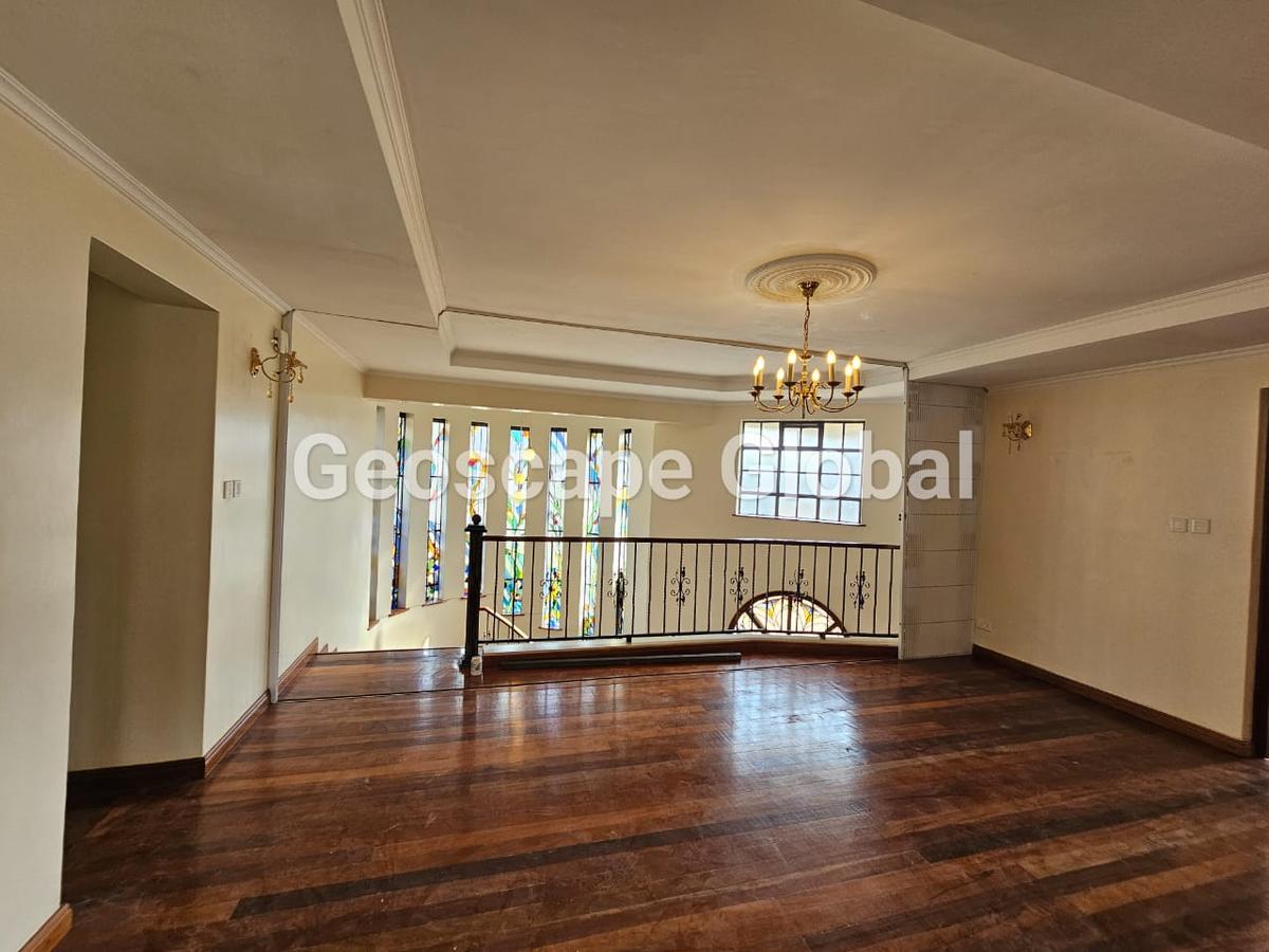 5 Bed House with En Suite in Kitisuru - 3