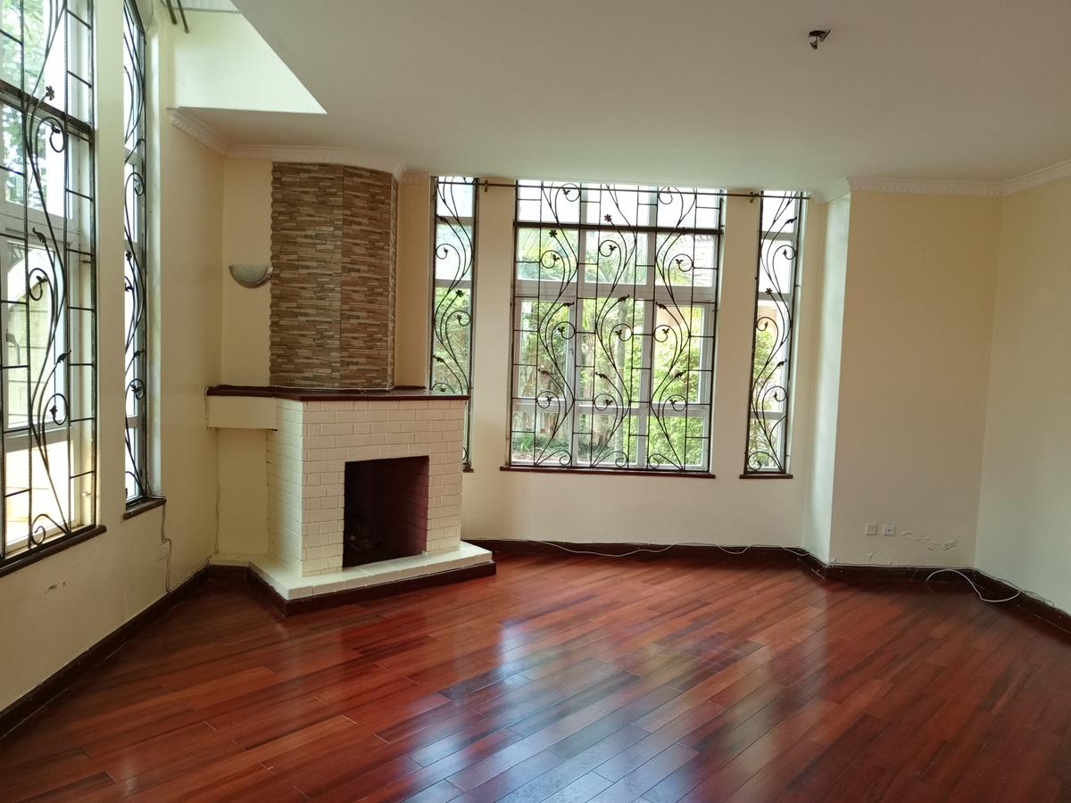 5 Bed Townhouse with En Suite in Lavington - 7